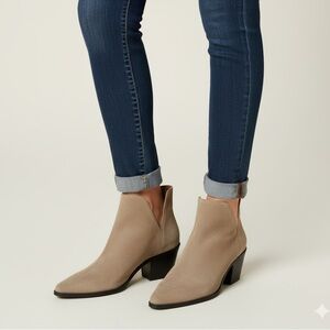 Zara Sz 9 (40) Genuine Suede Tan Heeled Pointy Toe Cowboy Low Boots
